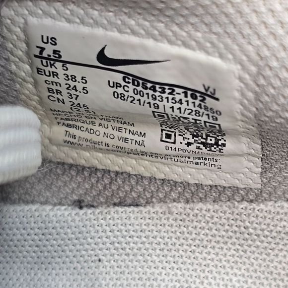 NIKE ARI MAX,White and Black Sneakers with Neon Accents - Picture 11 of 13